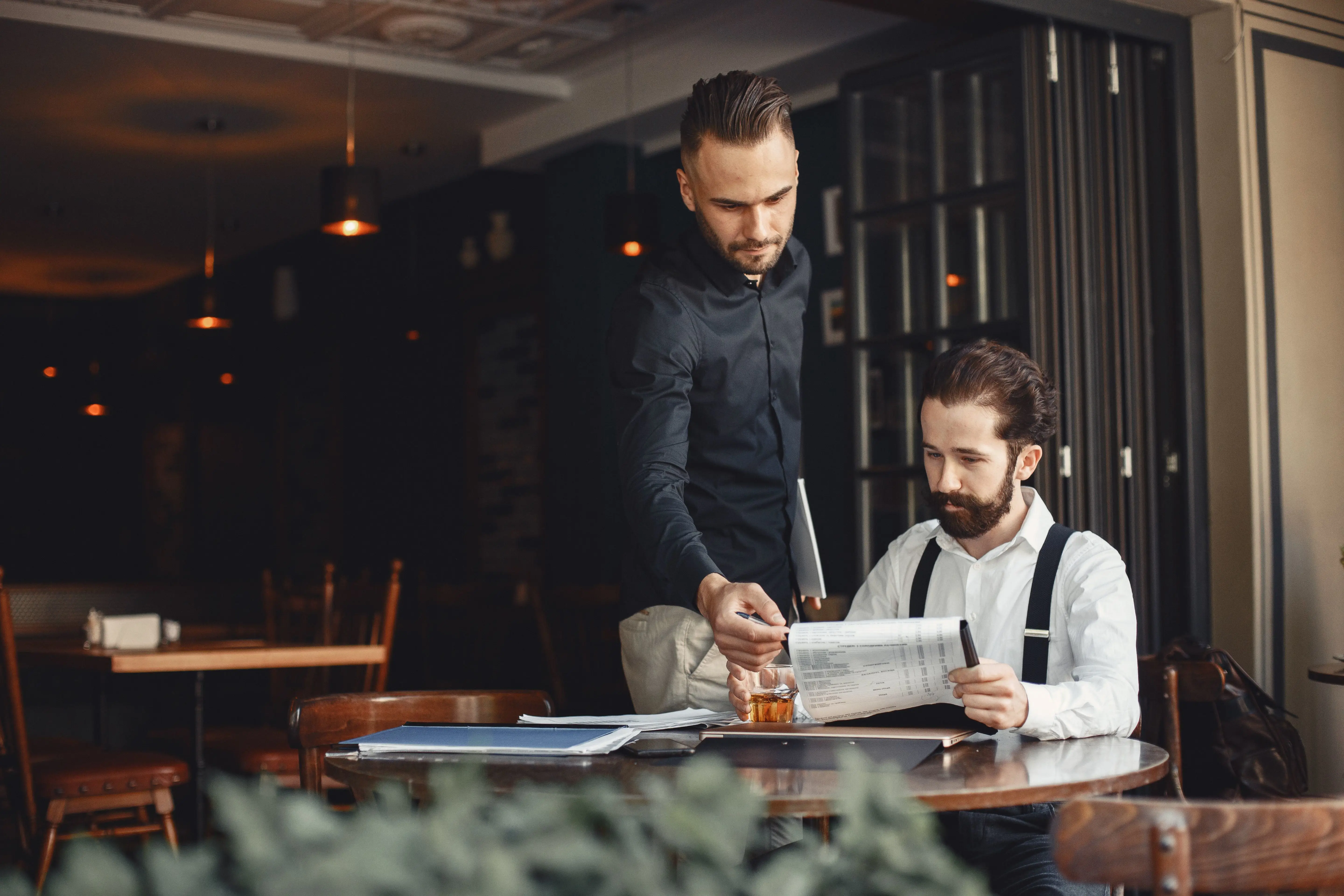 USA Corporate Training Software for Restaurant Chains | Mobile Frontline LMS