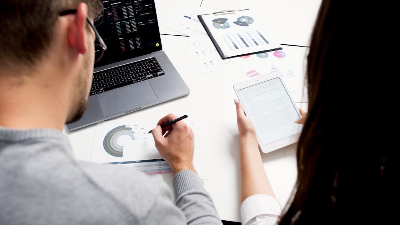 Maximising ROI: The Business Case for Investing in an LMS